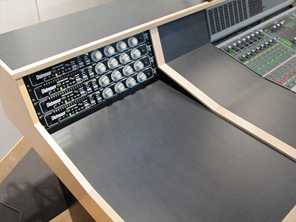 S&S Desk Photo 3